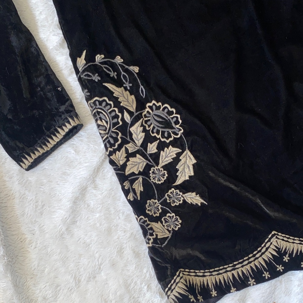 Soft Surroundings Black Velvet Long Sleeve Collared Tunic with Cream Embroidery - Picture 2 of 4